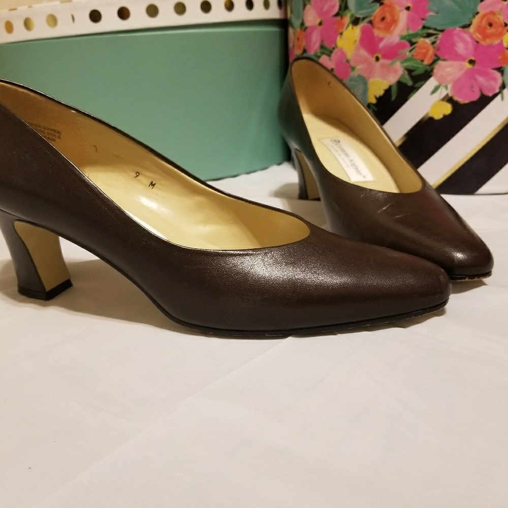 Etienne Aigner Heels Size 9M